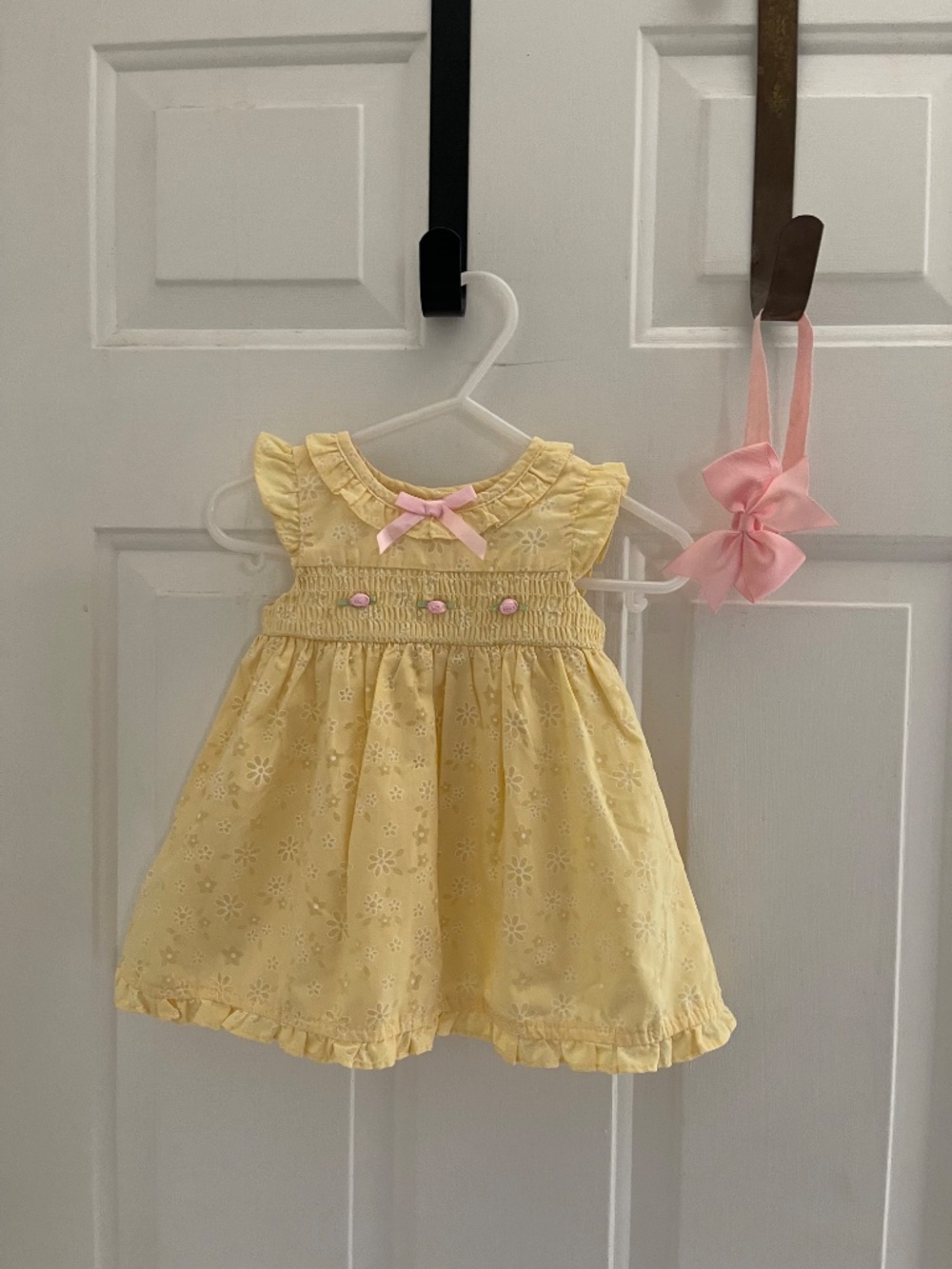 Baby Girls Smocked Dress by Youngland size 6-9 mo.